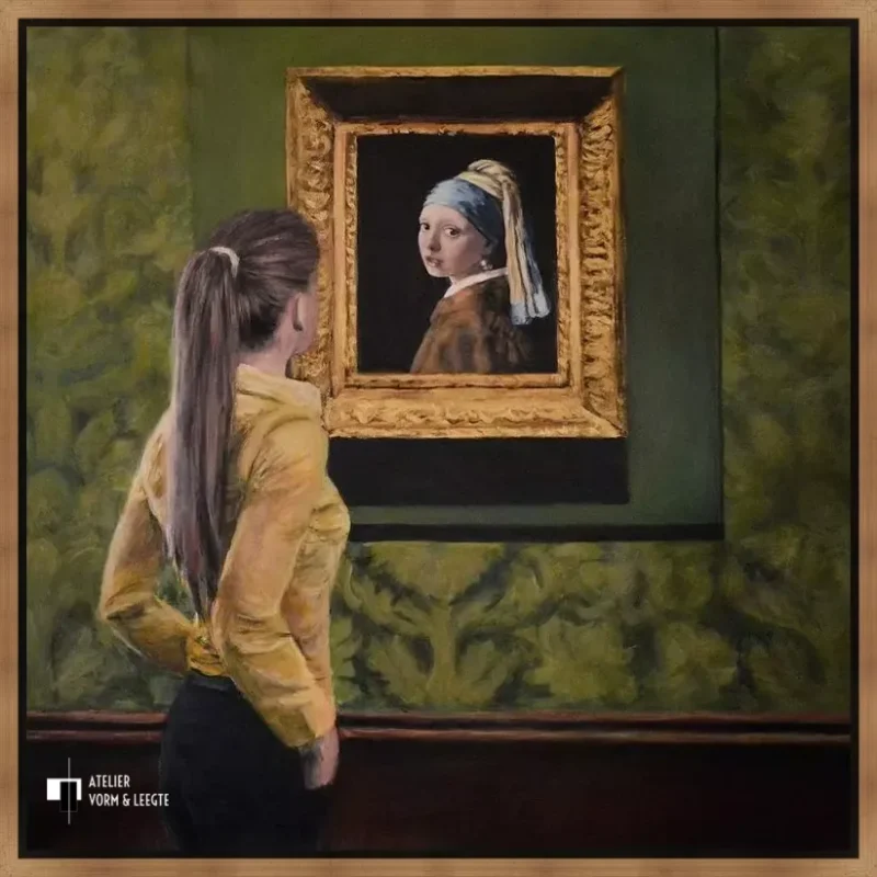 Watching Girl with the Pearl Earring - Escha van den Bogerd - in baklijst Impact zwart-goud 16mm