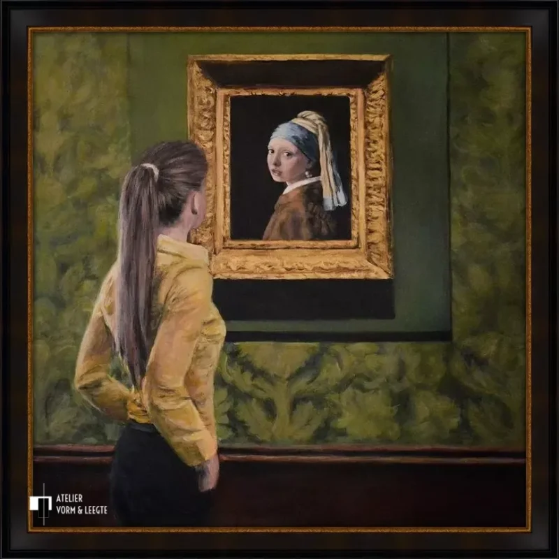 Watching Girl with the Pearl Earring - Escha van den Bogerd - in sierlijst Epoque zwart-goud 50mm