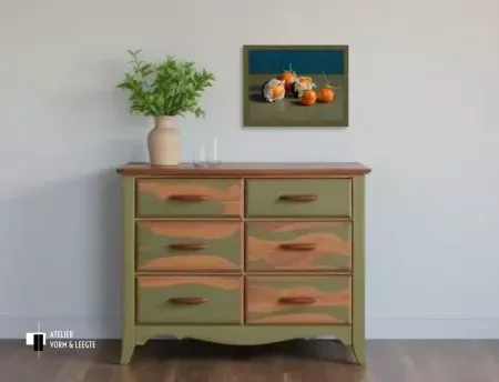 Sinaasappels en mandarijnen van Henk Helmantel aan de wand - in Landscape lijst