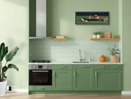 Blauwe bak met appels van Henk Helmantel aan de wand