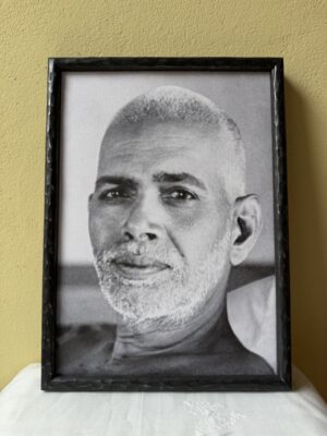 Eye Contact - Ramana Maharshi - 25x35cm - in Ferro Forgiato zilverzwart